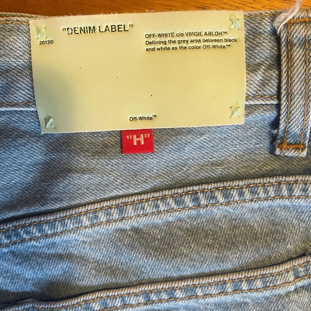Women’s Off-White VIRGIL ABLOH Jean shorts - Picture 6 of 7
